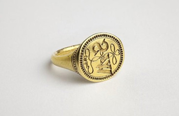 Middling people sought to invest in items which displayed their status. The particularly wealthy members of this group invested in jewellery which would signify their wealth to those around them. A ring such as this would have been a significant asset to an upper middling man and could craft his reputation as a literate, wealthy individual with enough documents to seal to make such an investment worth it.<br />
<br />
These items therefore also had financial and legal significance. They could be pawned as a means of credit; they could also be put down as deposits in business transactions. The Bristol company of soapmakers in the 1610s record numerous signet rings and other jewellery put down as forfeits to observe pricing agreements.  Such items therefore form part of the relationship between the physical show of reputation (via flashy jewellery) and financial credit that lay at the heart of middling identity.<br />
<br />
Rings also bind together interpersonal credit networks, showing how reputation was a social as well as individual or household concern. That is because men and women of this status level often bequeathed rings in their wills to close friends and family members (either one they owned, or money to have one made), meaning that certain individuals were gifted items like these from their broader social network, who sought to maintain social status within this group.  